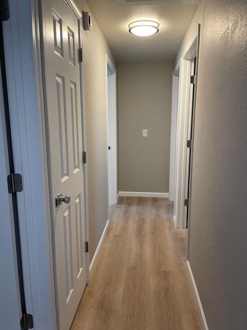 Eugene Apartment: 3659 West 18Th Ave, #6, Office