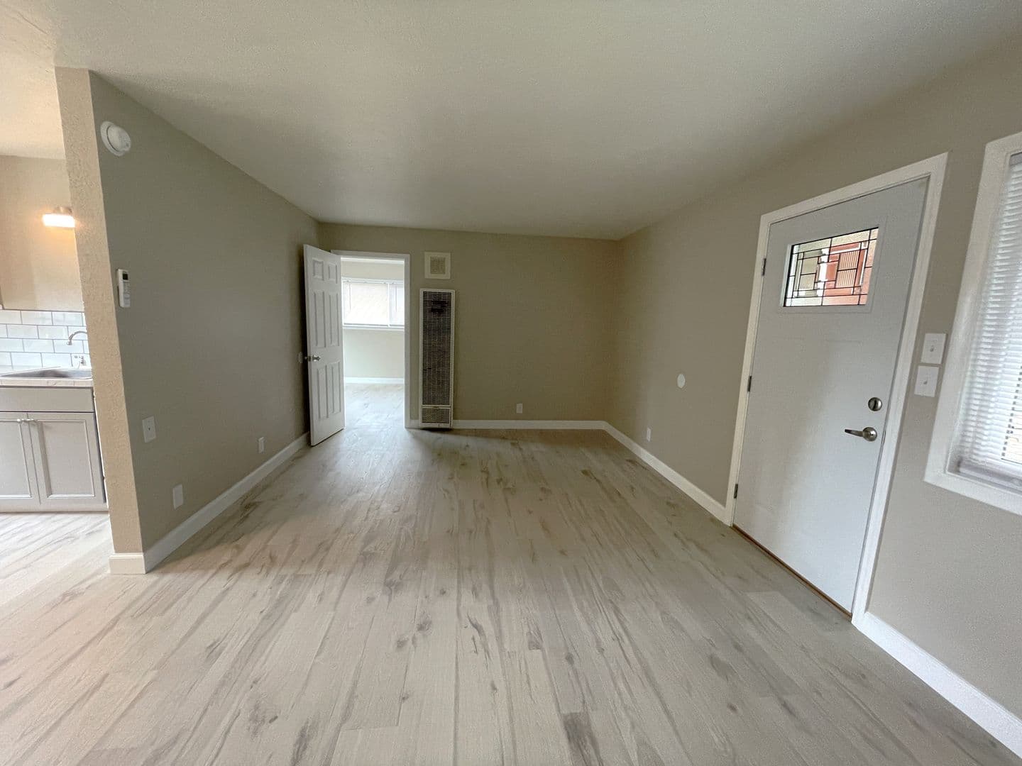 Salem Apartment: 1827-1863 Highway Ave NE