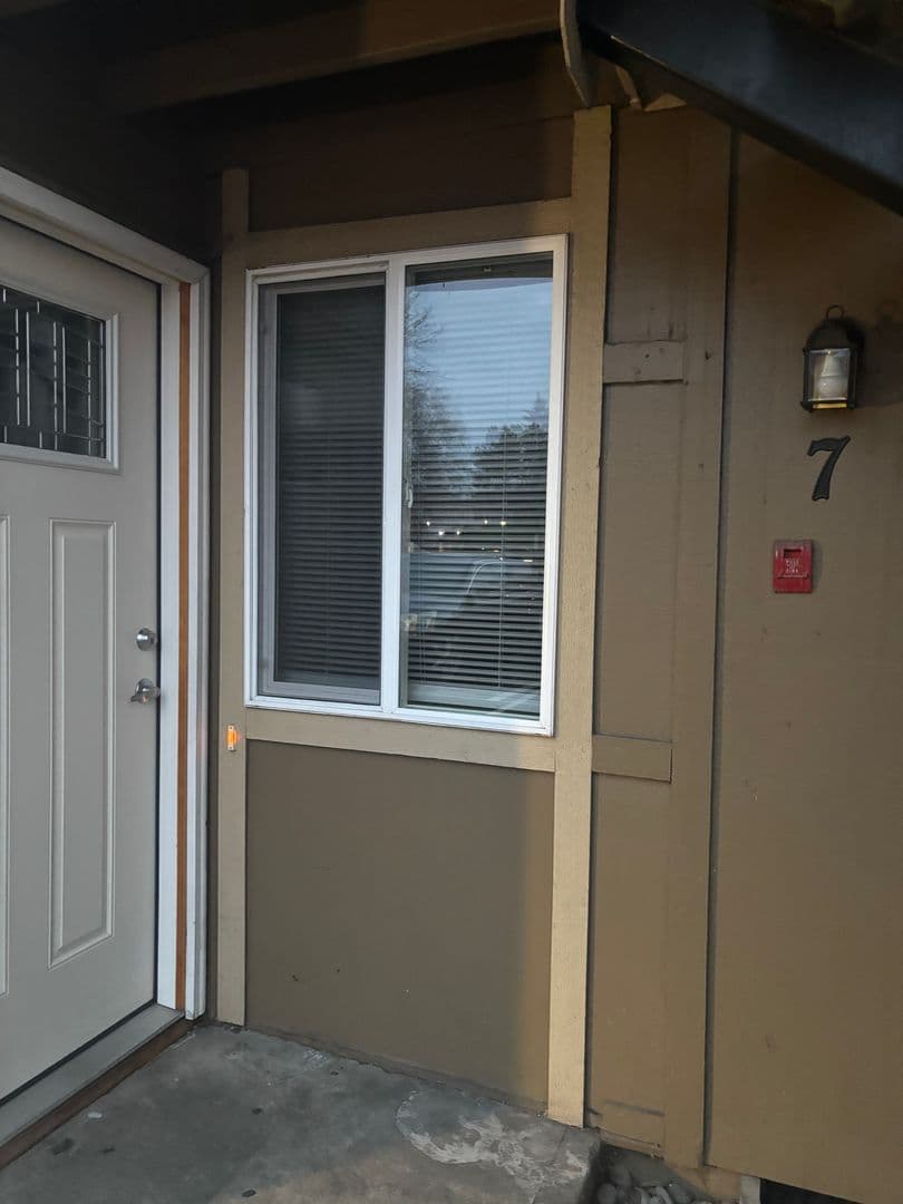 Salem Apartment: 4072 - 4098 Market St NE