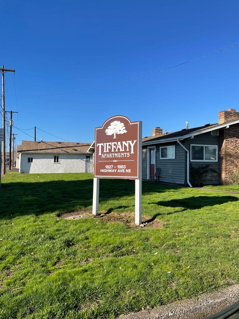 Salem Apartment: 1827-1863 Highway Ave NE