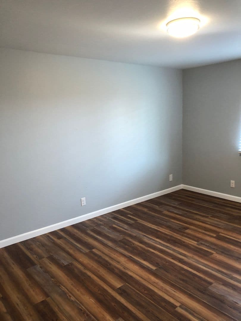 Eugene Apartment: 3659 West 18Th Ave, #6, Office