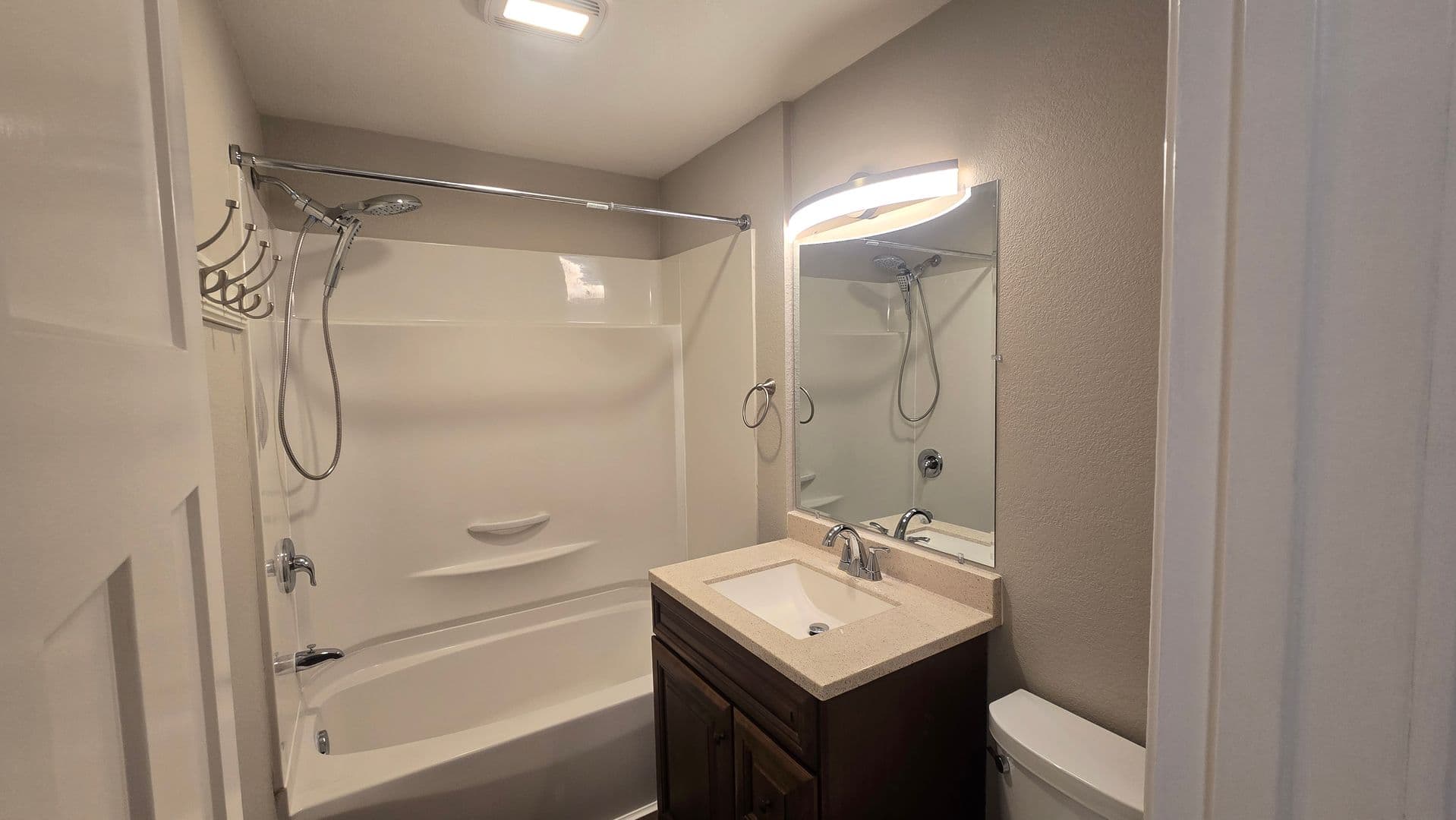 Salem Apartment: 817-899 25th ST SE