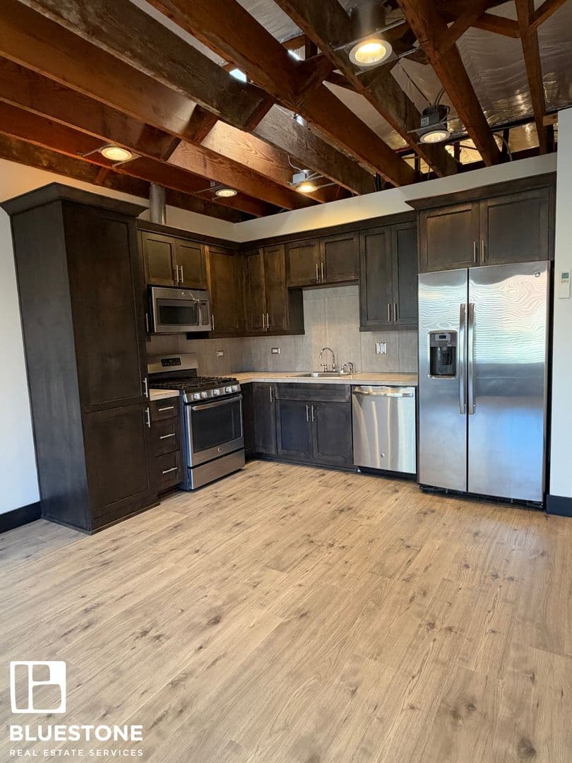 Salem Apartment: 241, 255, 249 Liberty ST NE