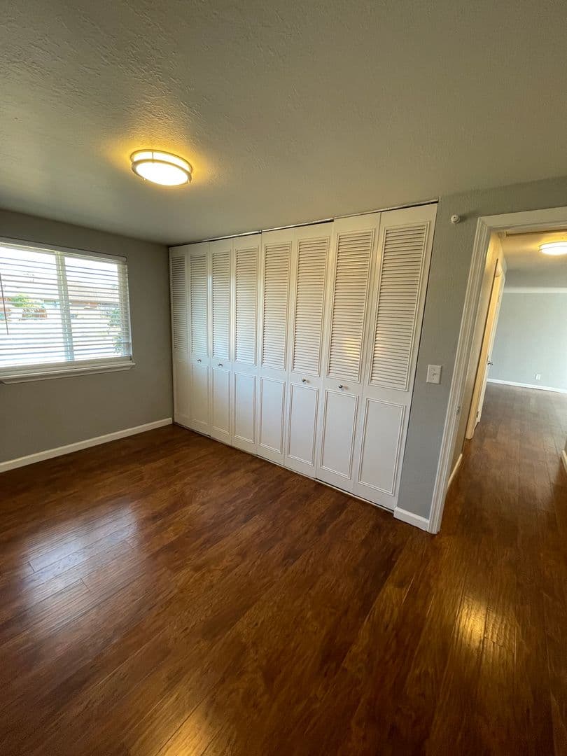 Eugene Apartment: 3659 West 18Th Ave, #6, Office