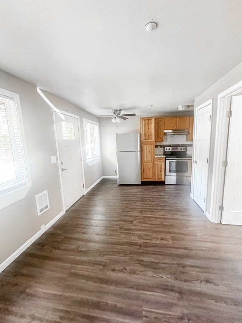 Salem Apartment: 2436-2474 Lee ST SE
