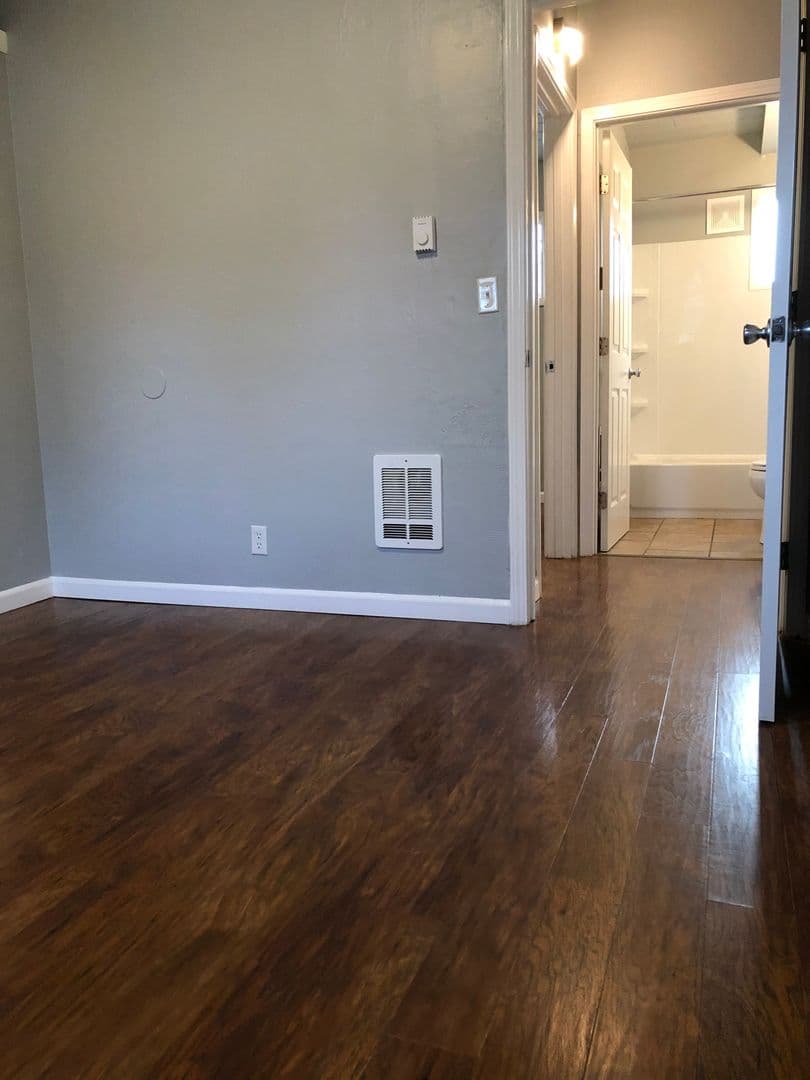 Albany Apartment: 825 SE Waverly  Drive