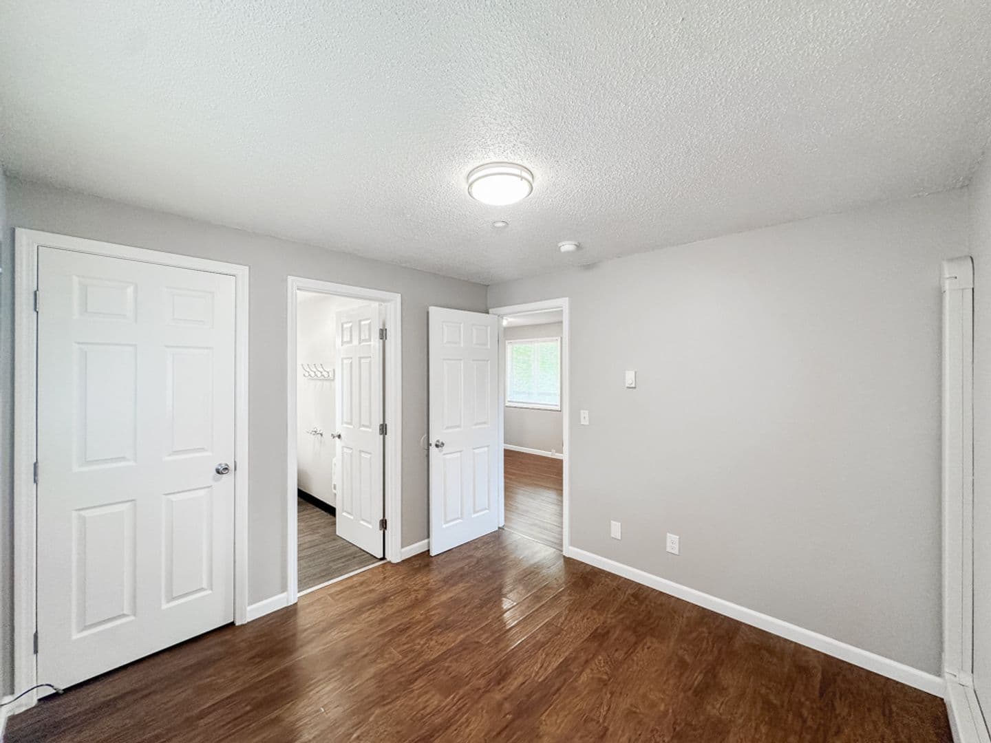 Salem Apartment: 2436-2474 Lee ST SE