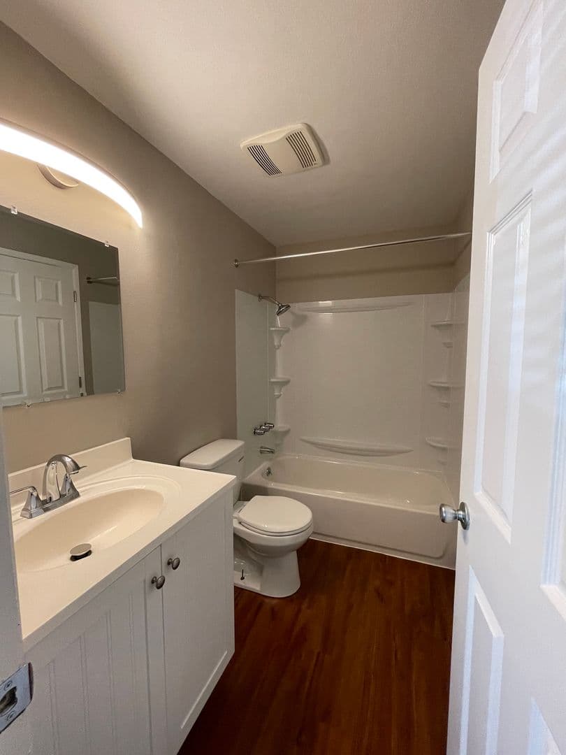 Albany Apartment: 5001 Pacific Blvd SW, Office
