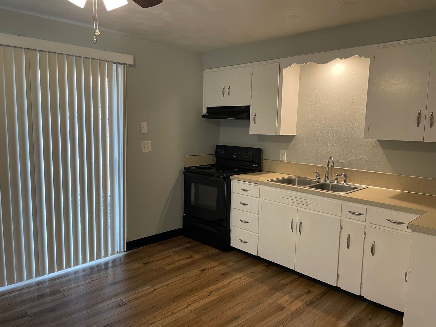 Salem Apartment: 8th Street NW
