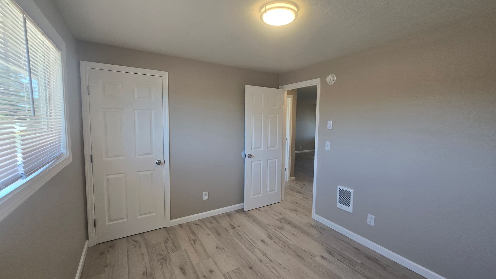 Keizer Apartment: 180 Garland Way N