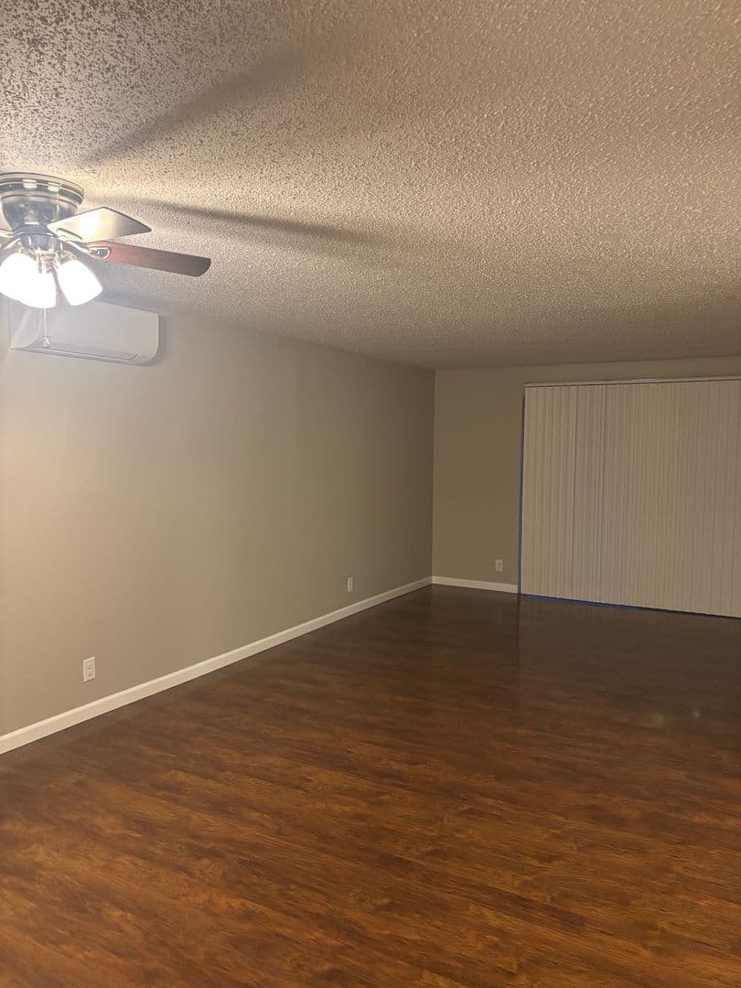 Salem Apartment: 4072 - 4098 Market St NE