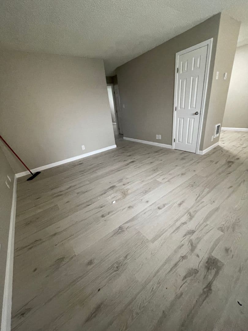Albany Apartment: 1830 SE Thurston St