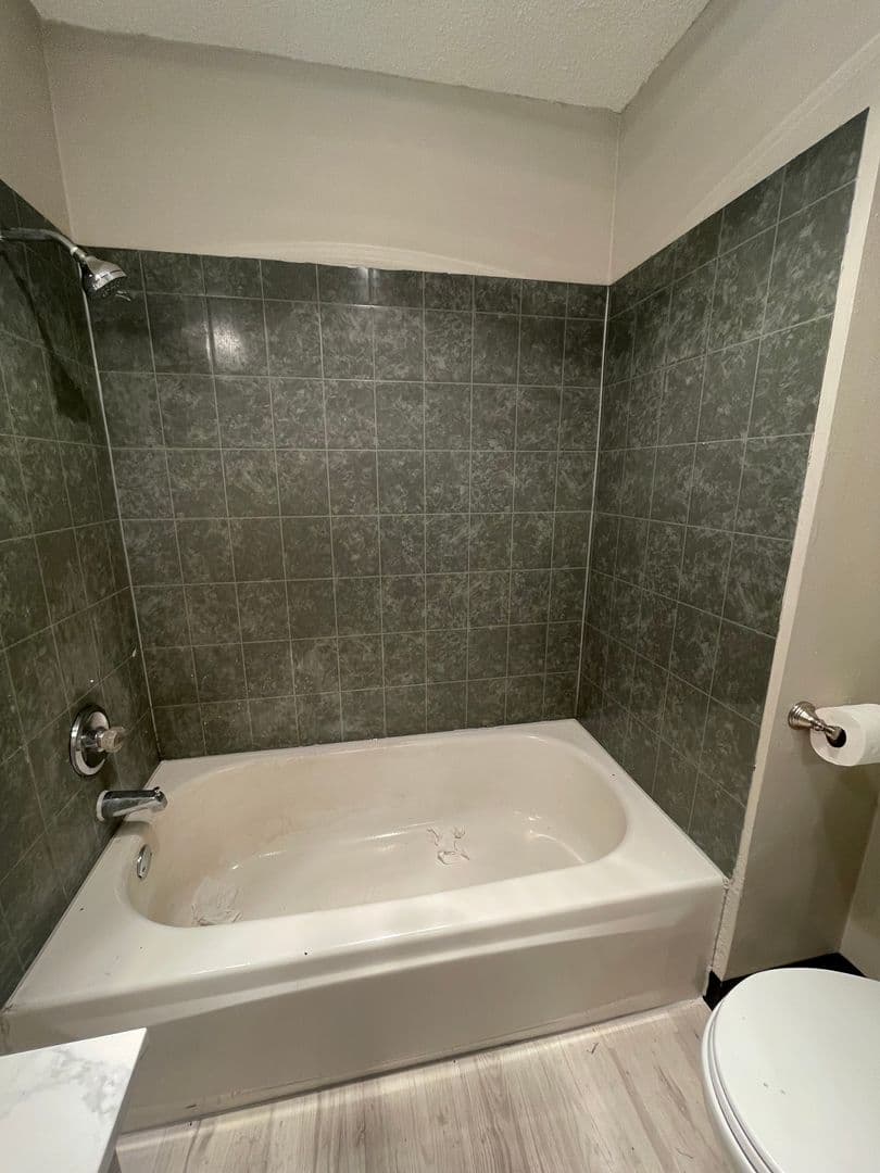 Albany Apartment: 1830 SE Thurston St
