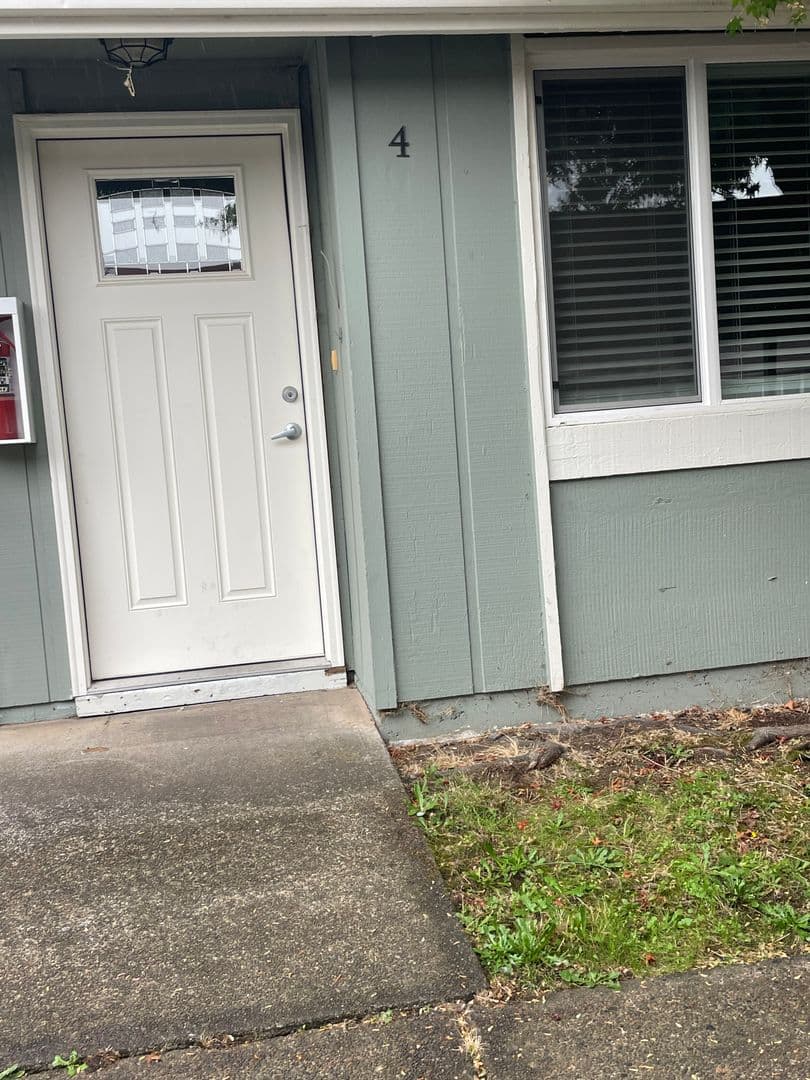 Eugene Apartment: 3659 West 18Th Ave, #6, Office