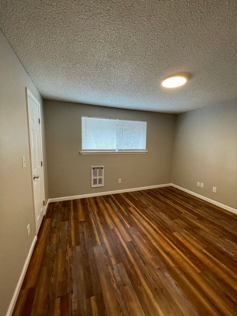 Salem Apartment: 4142-4166 State Street