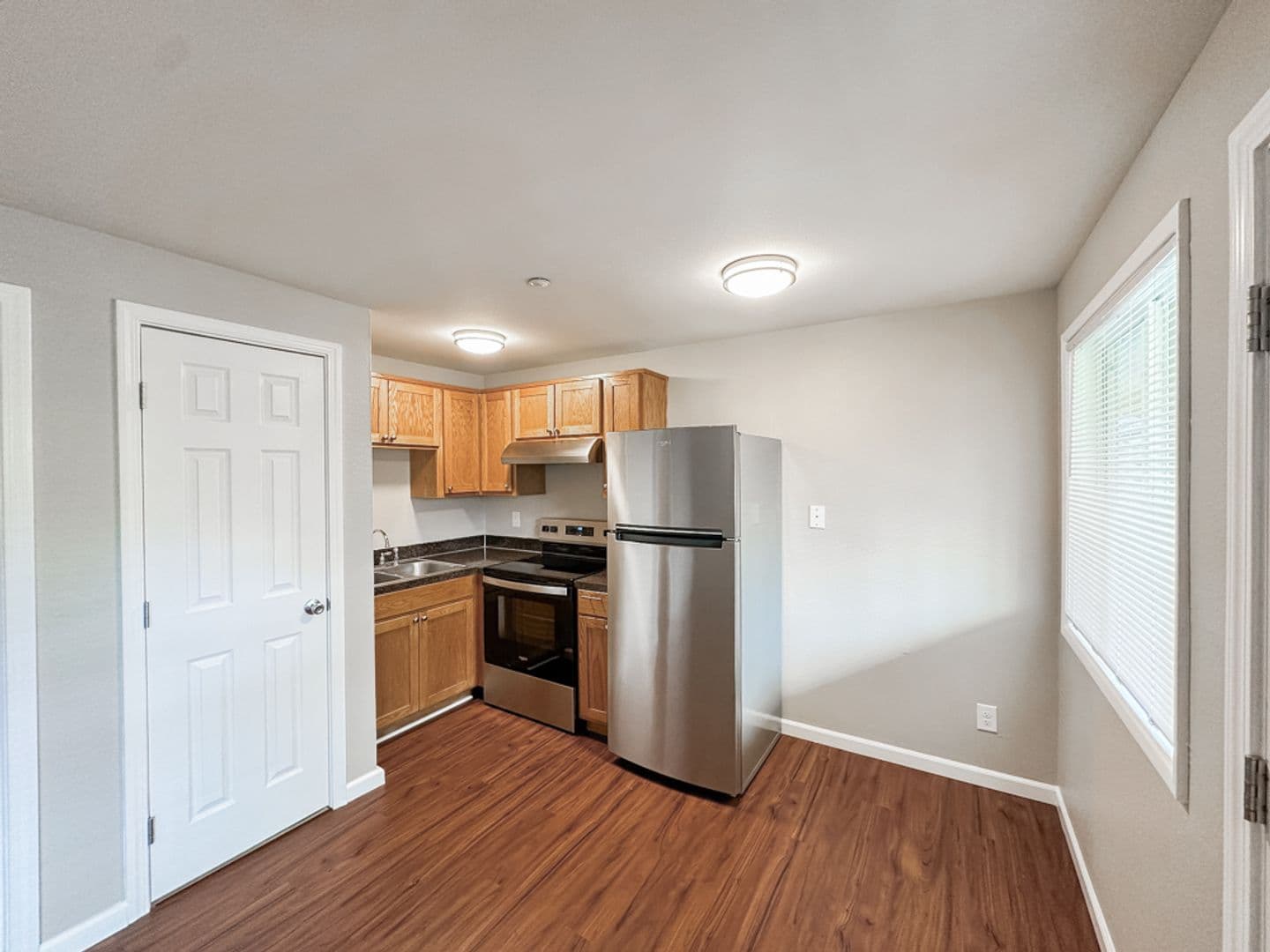 Salem Apartment: 2436-2474 Lee ST SE