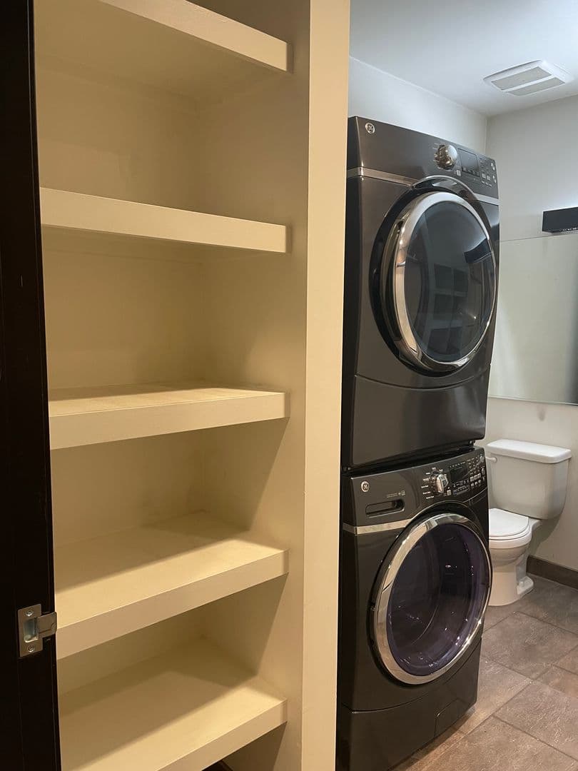 Salem Apartment: 241, 255, 249 Liberty ST NE