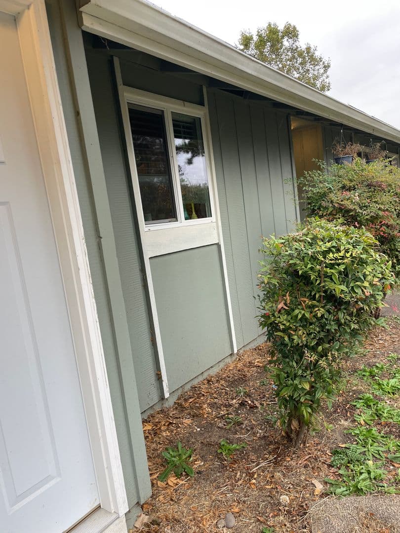 Eugene Apartment: 3659 West 18Th Ave, #6, Office