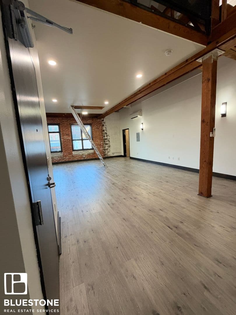 Salem Apartment: 241, 255, 249 Liberty ST NE