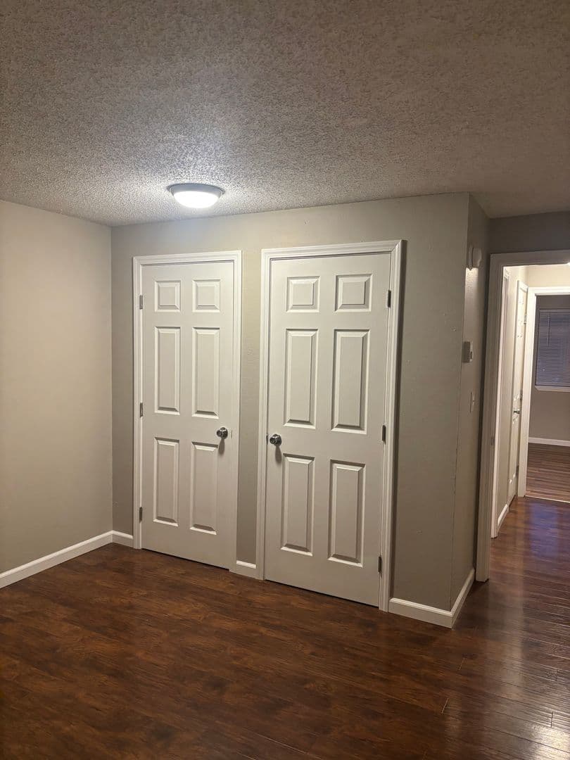 Salem Apartment: 4072 - 4098 Market St NE