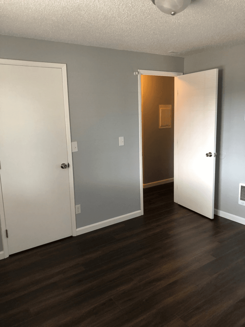 Albany Apartment: 5001 Pacific Blvd SW, Office