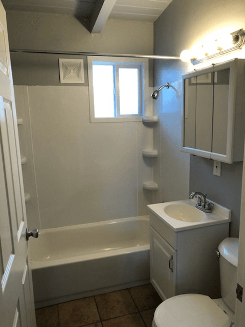 Albany Apartment: 825 SE Waverly  Drive