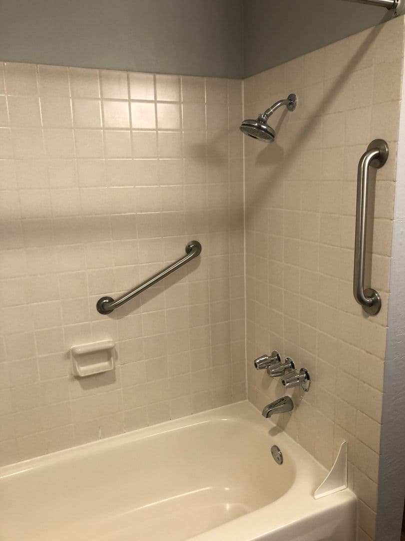 Eugene Apartment: 3659 West 18Th Ave, #6, Office