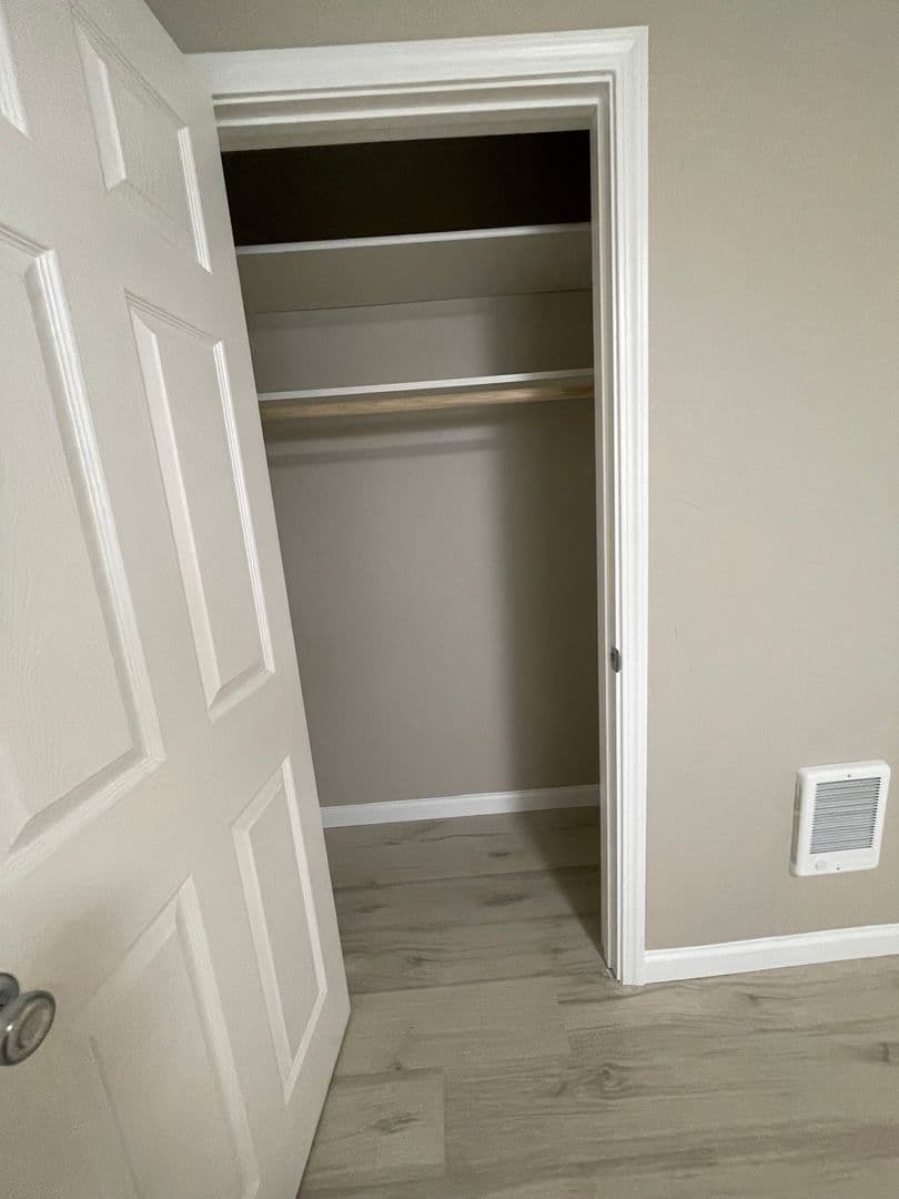 Albany Apartment: 1830 SE Thurston St