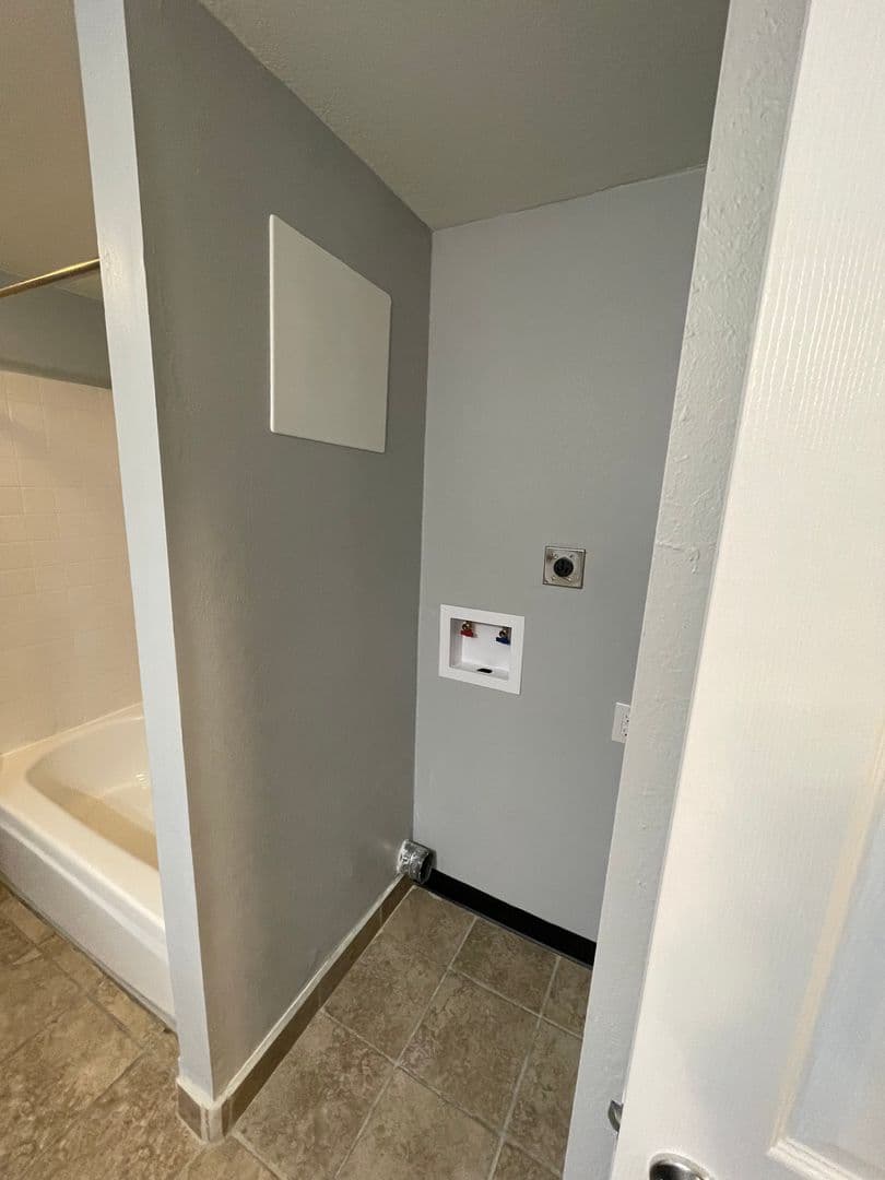 Eugene Apartment: 3659 West 18Th Ave, #6, Office