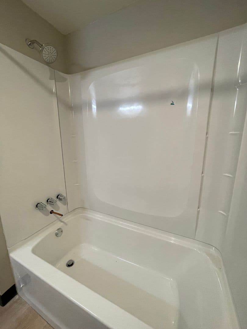 Eugene Apartment: 3659 West 18Th Ave, #6, Office