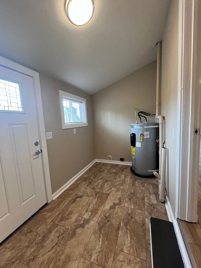 Grand Ronde Apartment: 8625 Grand Ronde Road