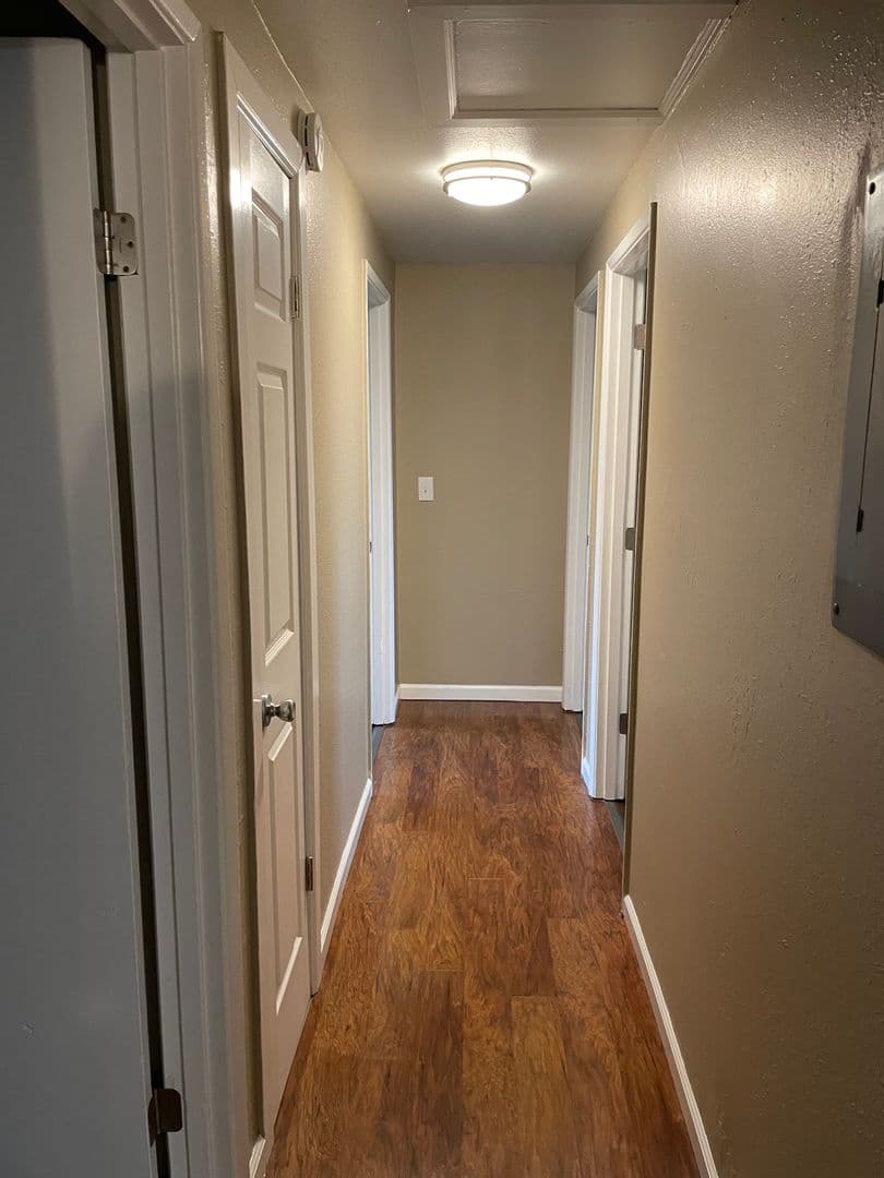 Eugene Apartment: 3659 West 18Th Ave, #6, Office