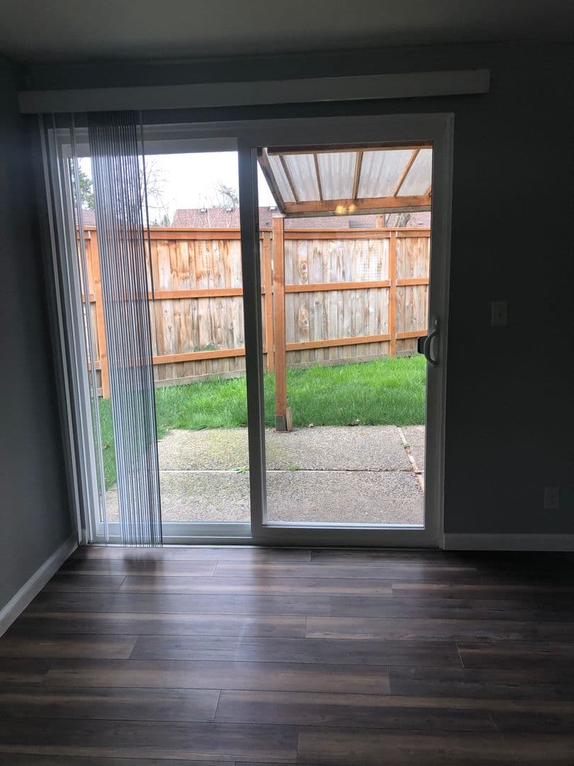Eugene Apartment: 3659 West 18Th Ave, #6, Office