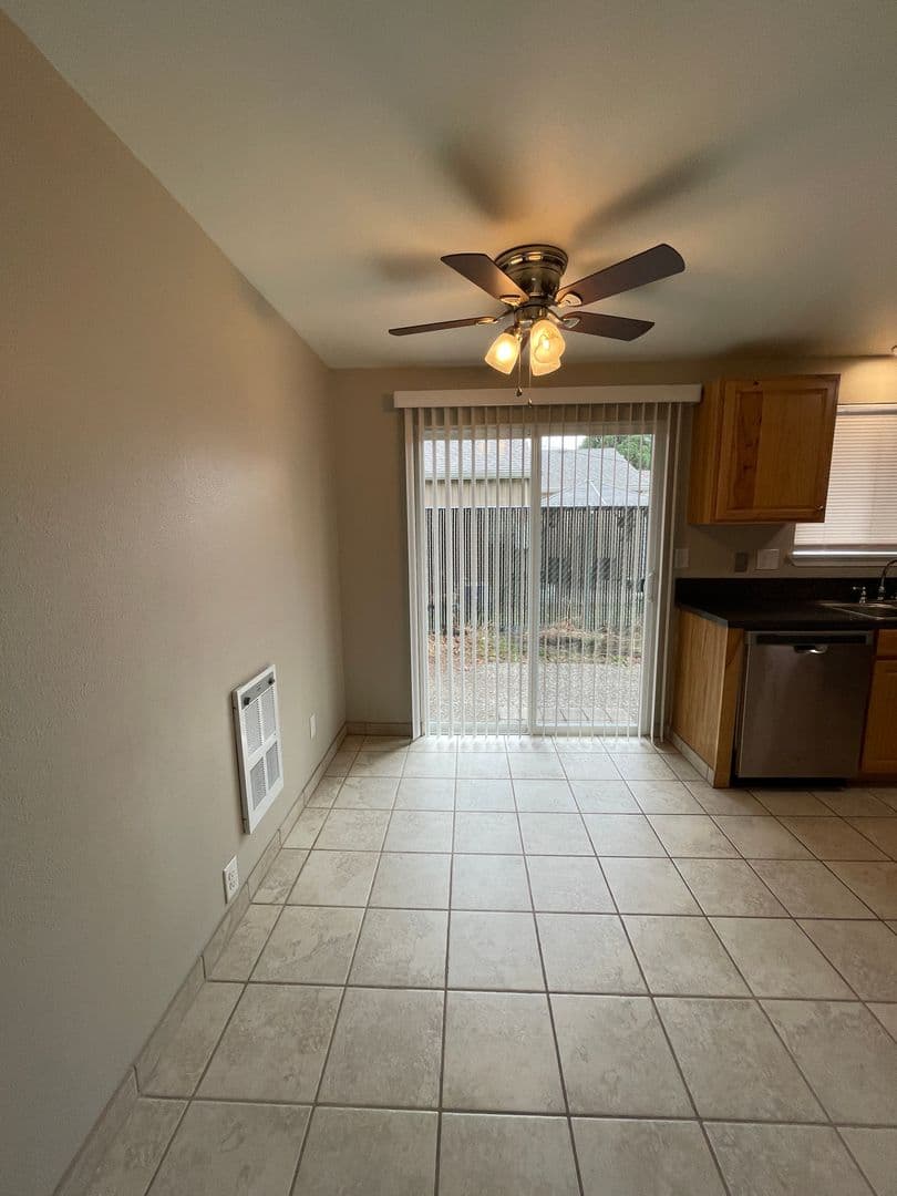 Salem Apartment: 4142-4166 State Street