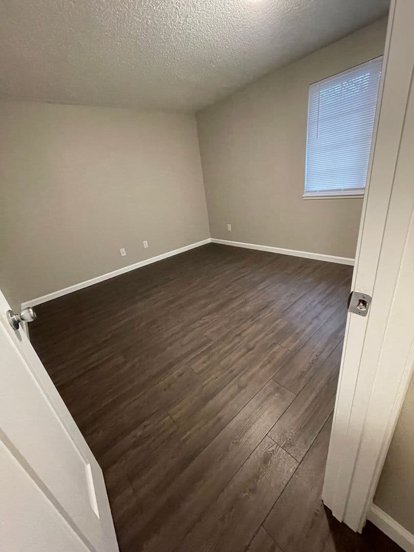 Albany Apartment: 5001 Pacific Blvd SW, Office