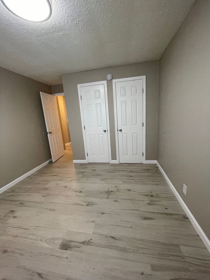 Albany Apartment: 1830 SE Thurston St