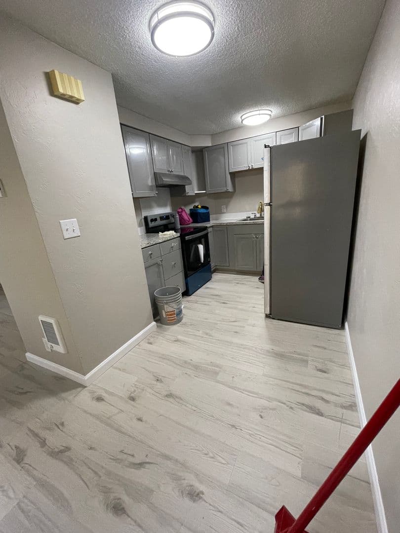Albany Apartment: 1830 SE Thurston St