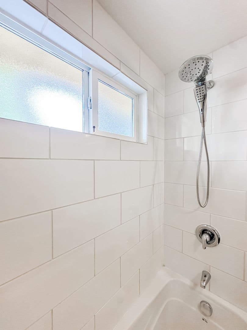 Salem Apartment: 2436-2474 Lee ST SE