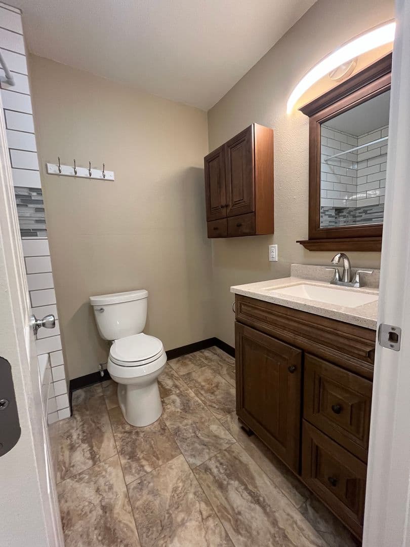 Grand Ronde Apartment: 8625 Grand Ronde Road