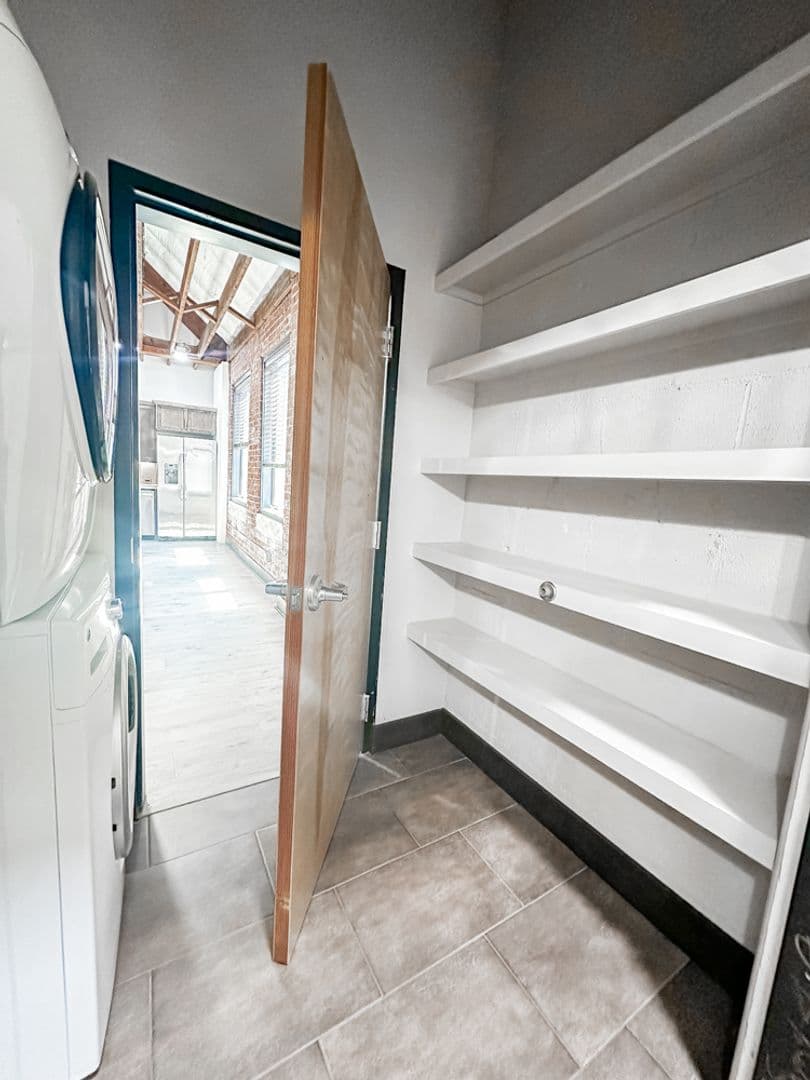 Salem Apartment: 241, 255, 249 Liberty ST NE