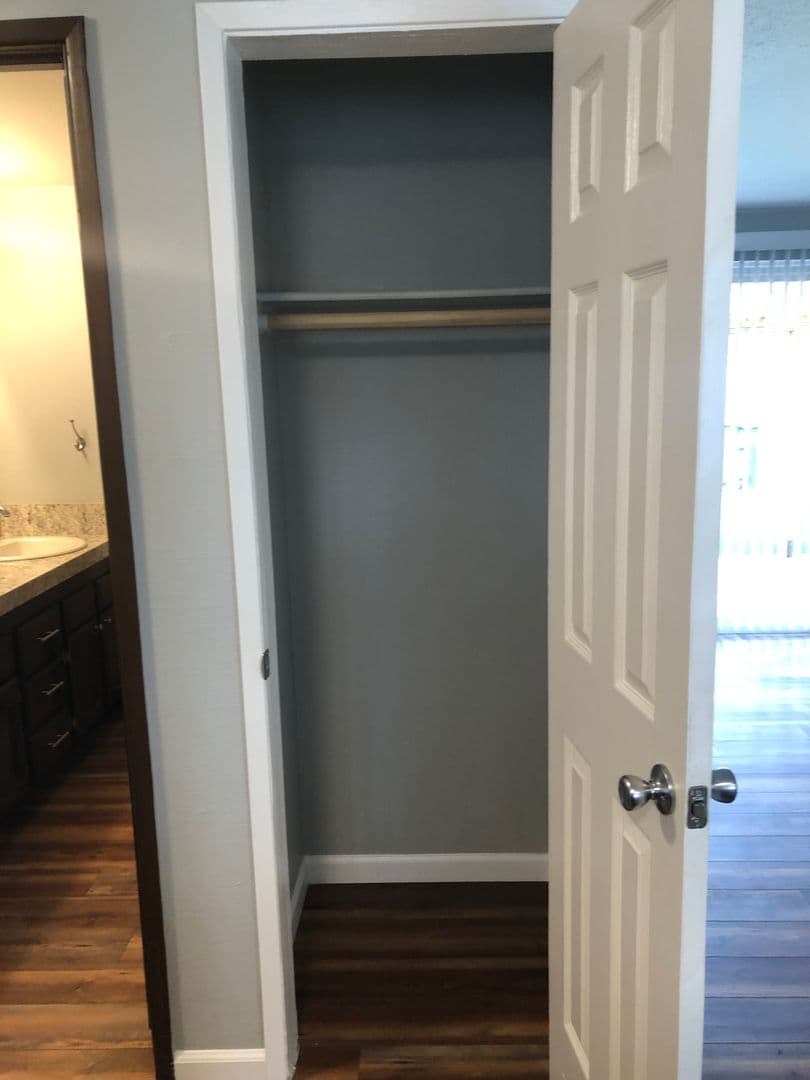 Eugene Apartment: 3659 West 18Th Ave, #6, Office