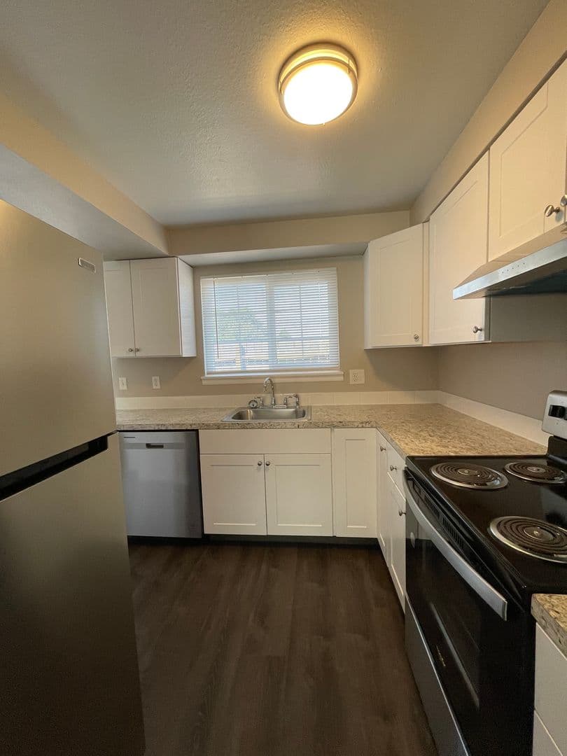 Albany Apartment: 5001 Pacific Blvd SW, Office