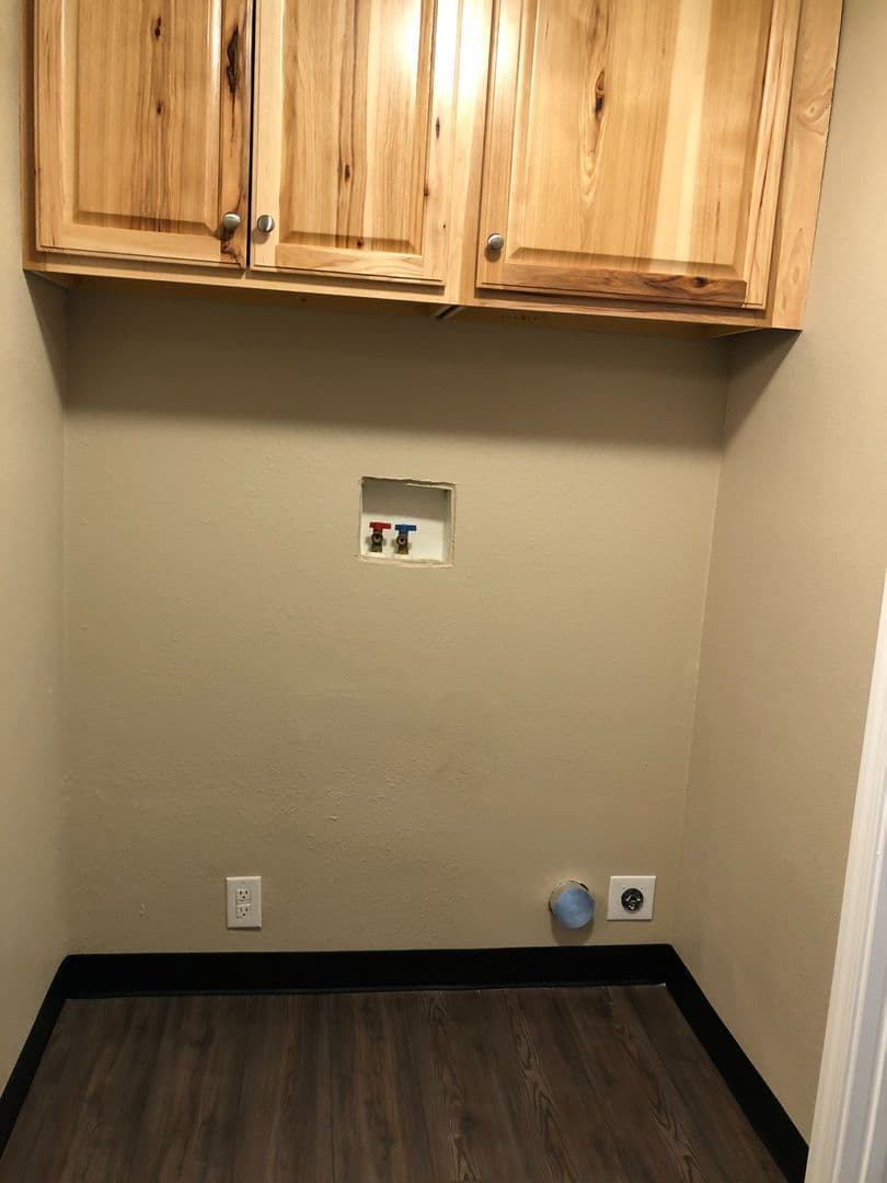 Albany Apartment: 5001 Pacific Blvd SW, Office