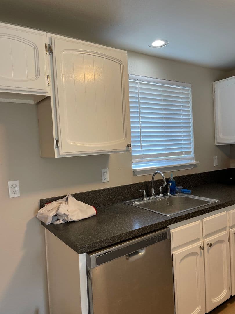 Eugene Apartment: 3659 West 18Th Ave, #6, Office