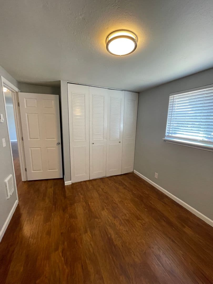 Eugene Apartment: 3659 West 18Th Ave, #6, Office