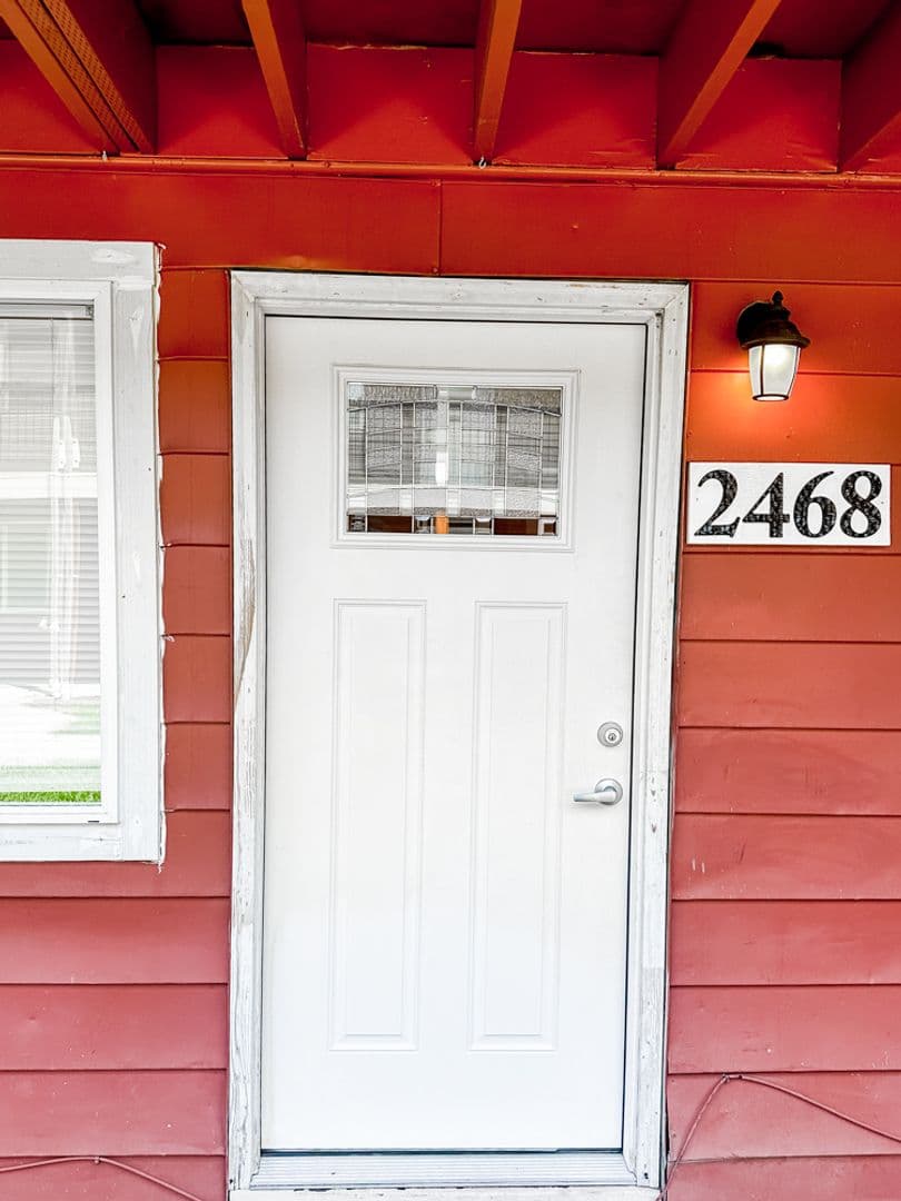 Salem Apartment: 2436-2474 Lee ST SE