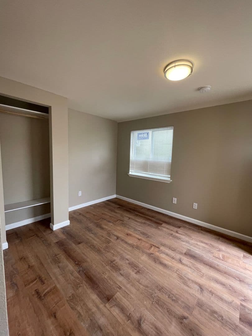 Albany Apartment: 317-325 Main SE & 1146 Salem Rd