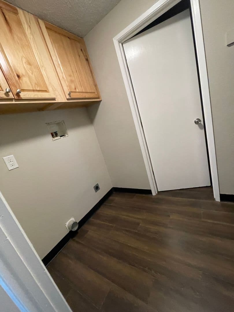 Albany Apartment: 5001 Pacific Blvd SW, Office