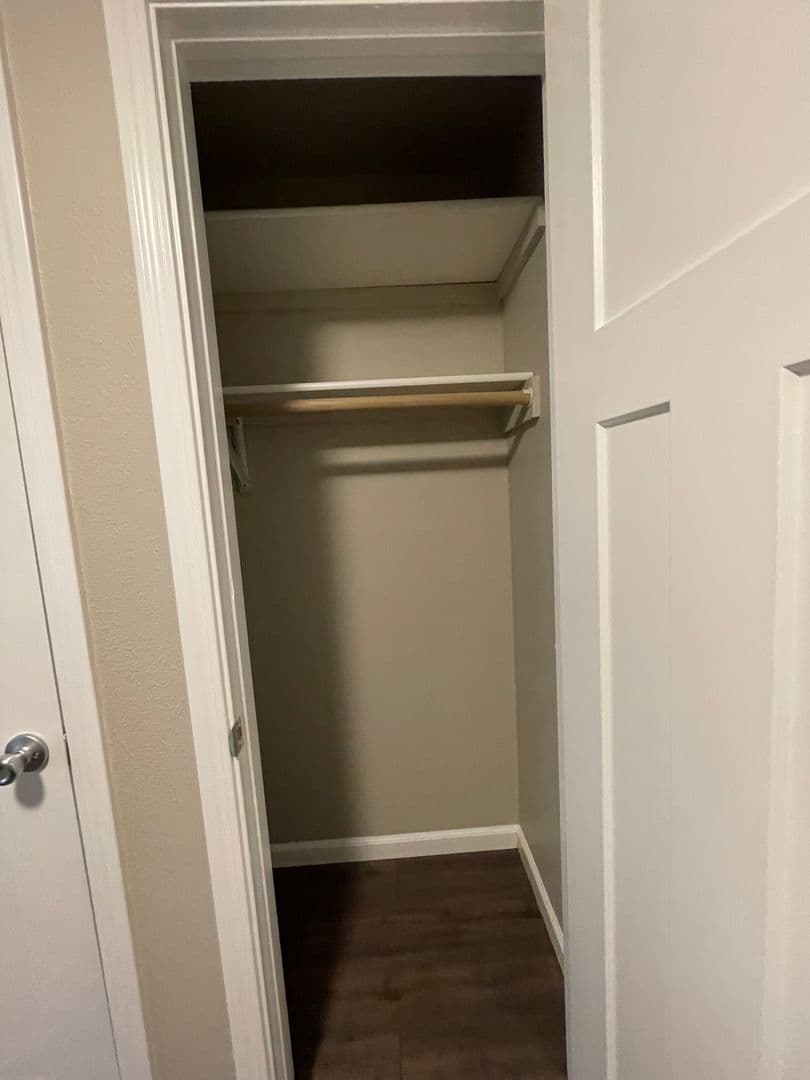 Albany Apartment: 5001 Pacific Blvd SW, Office