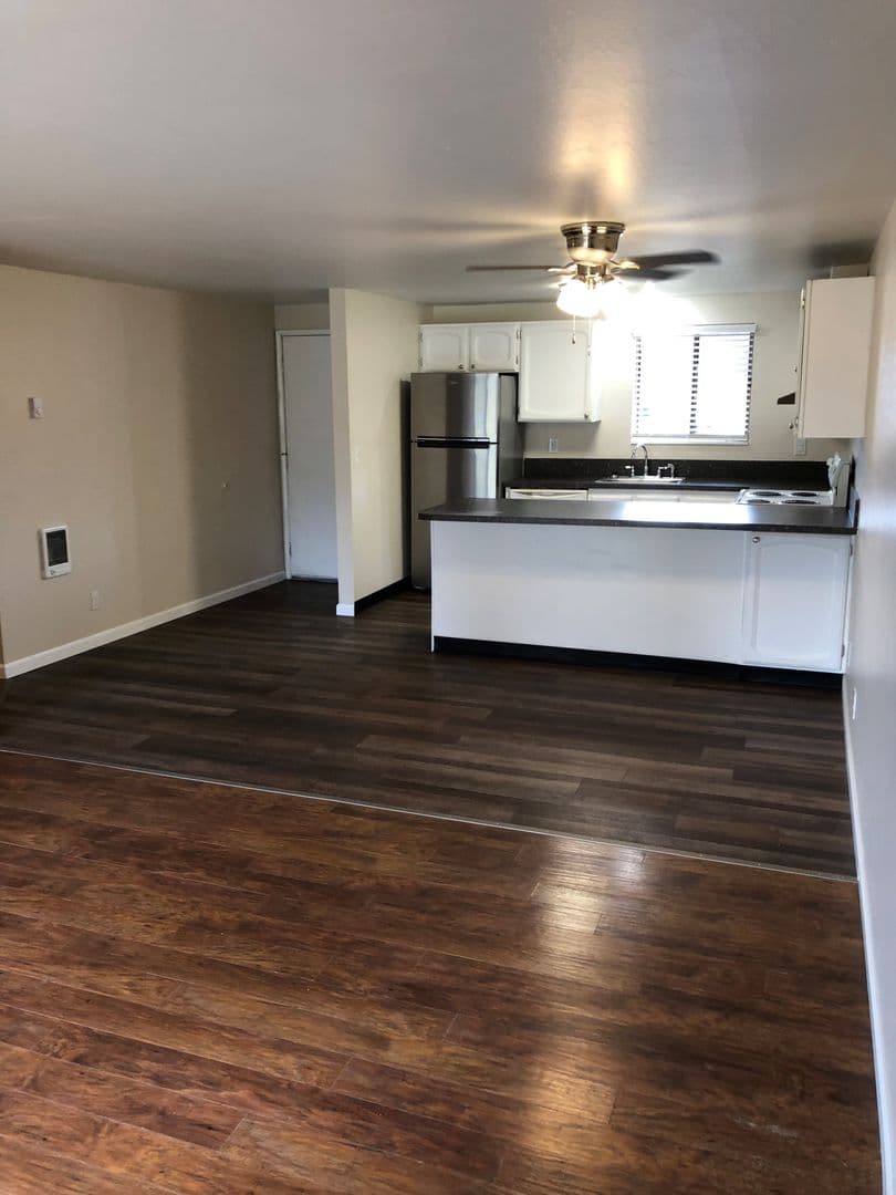 Eugene Apartment: 3659 West 18Th Ave, #6, Office